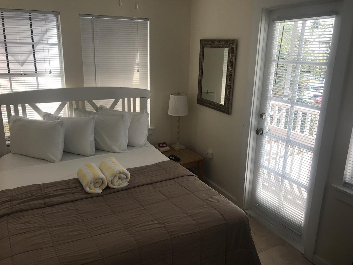New Orleans House - Gay Male Adult Guesthouse Key West Room photo